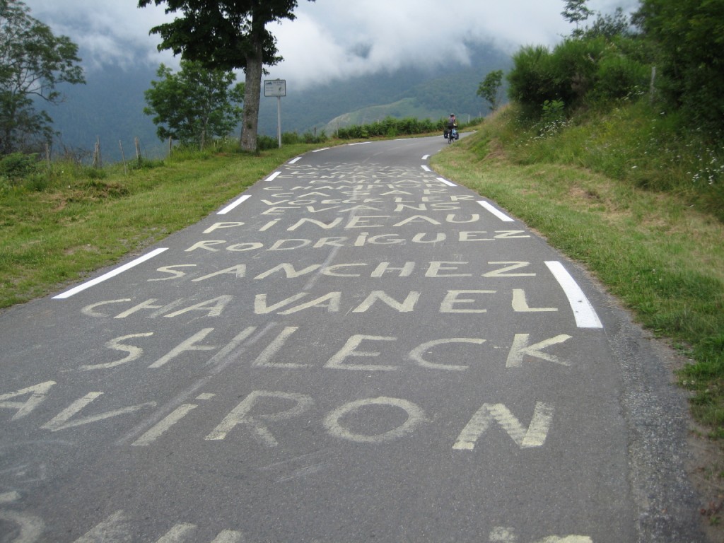 Going up Col du Tourmalet